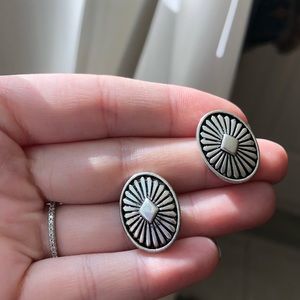 Vintage Western Style Ovular Earrings